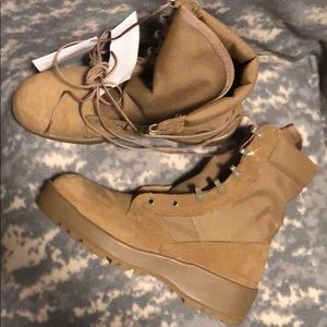 Vibram Hot Weather Coyote Army Combat Boot 8.5R